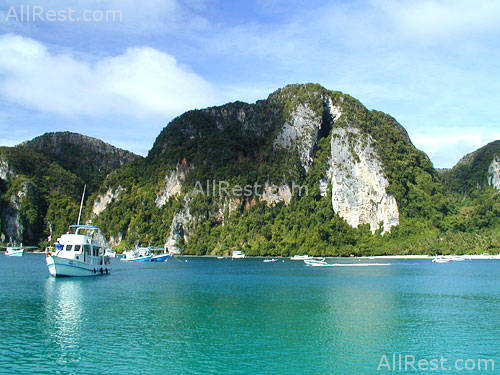 Phi Phi Island Cabana Hotel 16